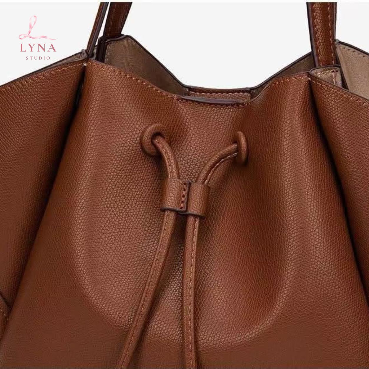 Túi Tote Da Nữ Drawstring Muse LYNA Studio 4 Túi Tote Da Nữ Drawstring Muse LYNA Studio - Ảnh 4