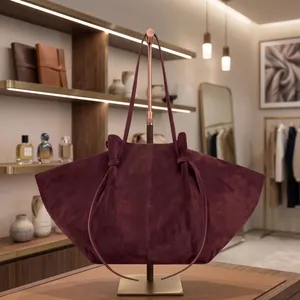 5 Mẫu Túi Tote Da Đẹp Nhất 2026 Không Thể Bỏ Qua 5 Túi Oversized Trapeze Tote