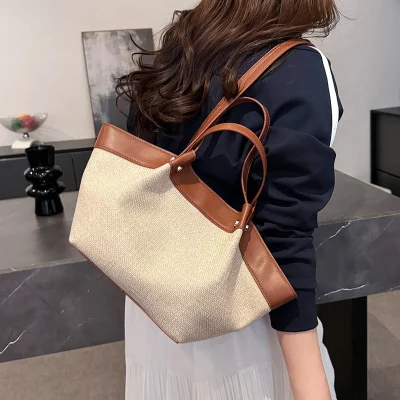 5 Mẫu Túi Tote Da Đẹp Nhất 2026 Không Thể Bỏ Qua 4 Túi Tote Da Phối Vải Canvas (Hybrid Tote)